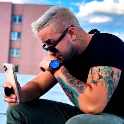 OnlyFans Model Alex - Casual Street Style