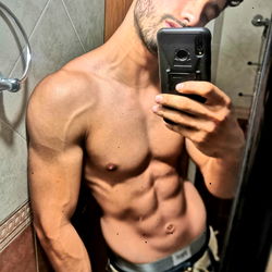 Hugo Amaury Fitness Model Sharing His Abs and Shirtless Look