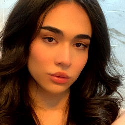 Model Sisi from Istanbul