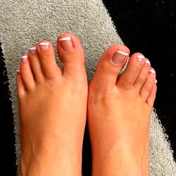 AleHotFeet❤️💕 photo