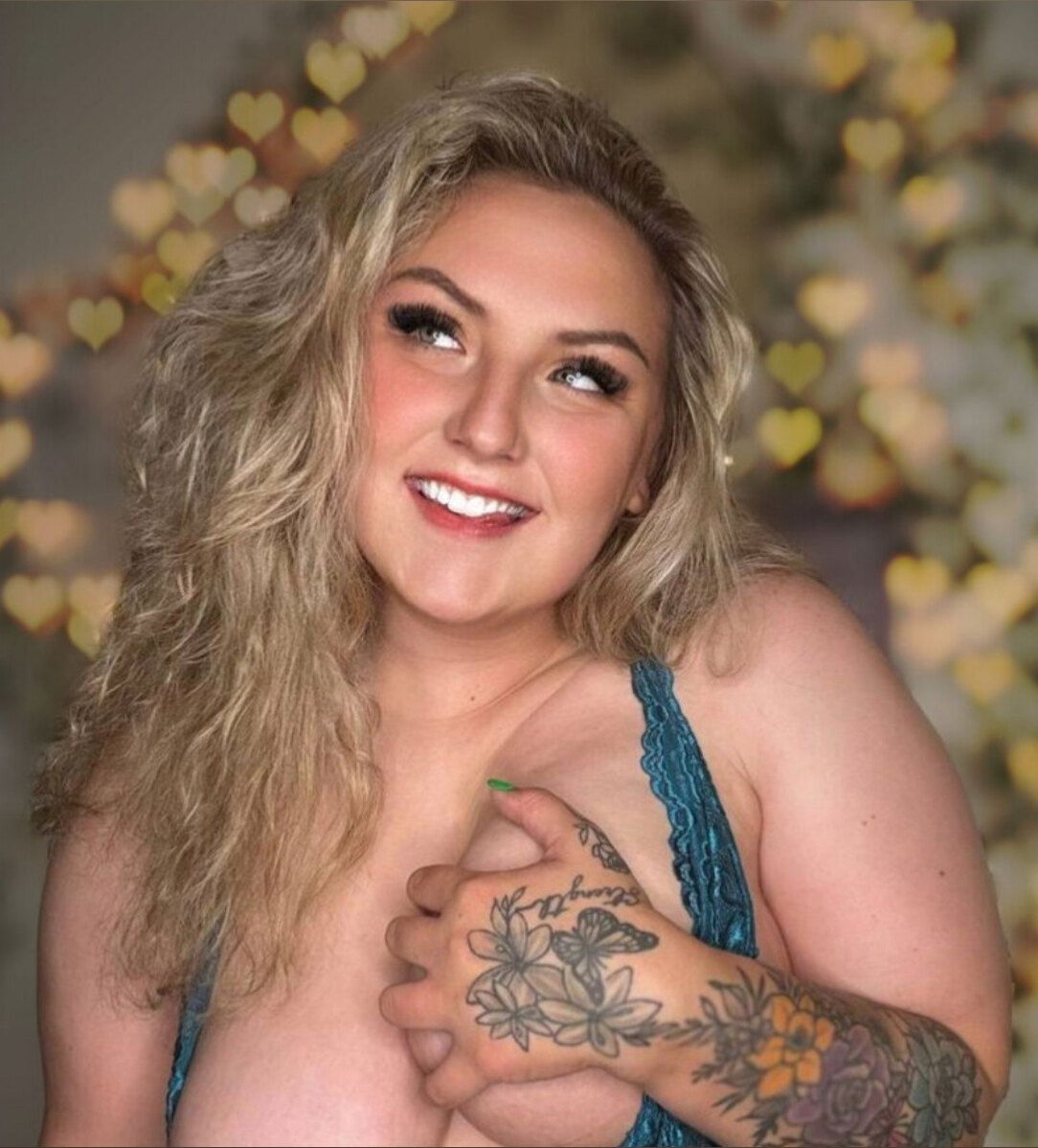 kay 🤠🌵🩷 photo