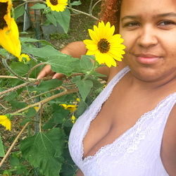 Onlyfans Model, Dahliyahx, in Flower Field with Sunflowers