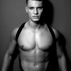 Freegiova - Muscular Male Model