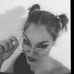 Adykat, a striking model with a playful twist.