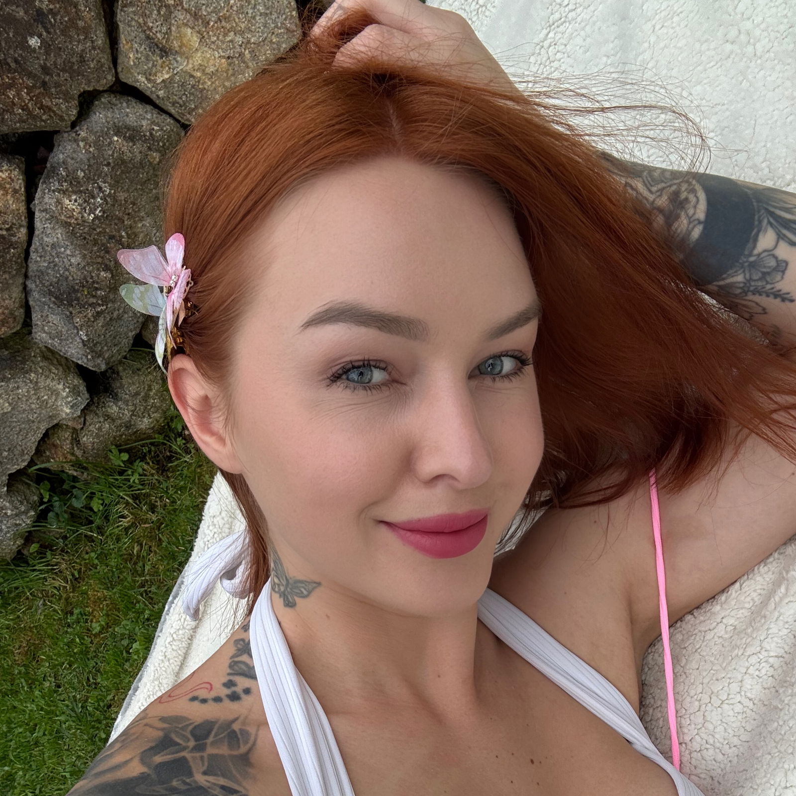 𝐒𝐜𝐚𝐫𝐥𝐞𝐭 | 𝐑𝐞𝐝 𝐃𝐫𝐚𝐠𝐨𝐧 🐲🔥 photo