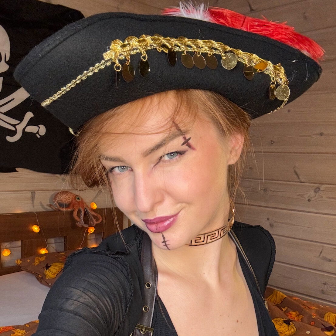 𝐒𝐜𝐚𝐫𝐥𝐞𝐭 | 𝐑𝐞𝐝 𝐃𝐫𝐚𝐠𝐨𝐧 🐲🔥 photo