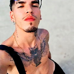 Andreliima_: OnlyFans Model Showcasing Summer Vibes