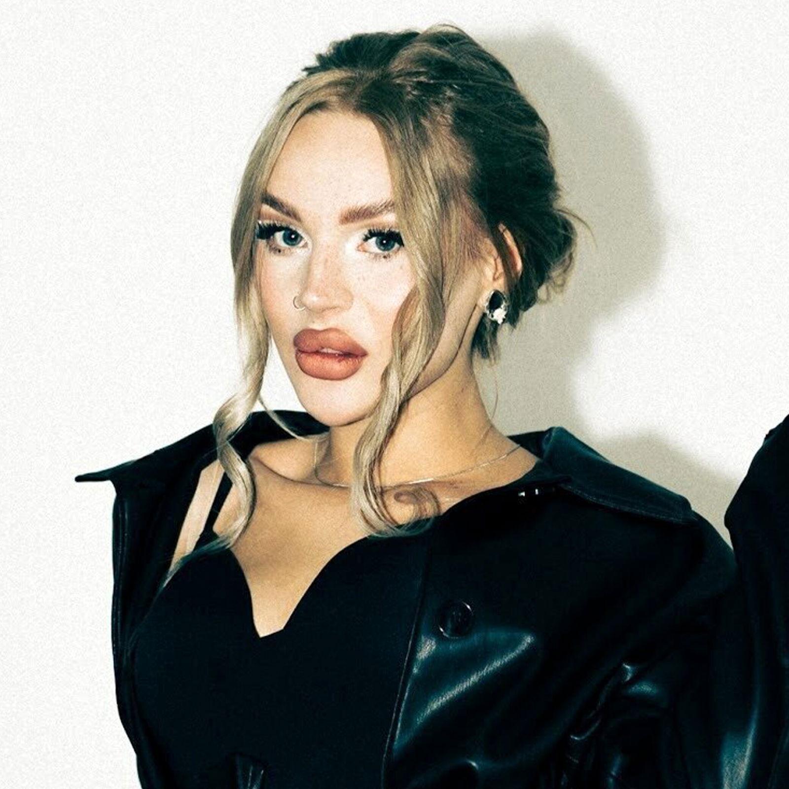 Cosmic 💫Daya photo