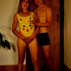 Annie x Levi - Your screen