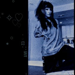 Fashionable Female Model 📸