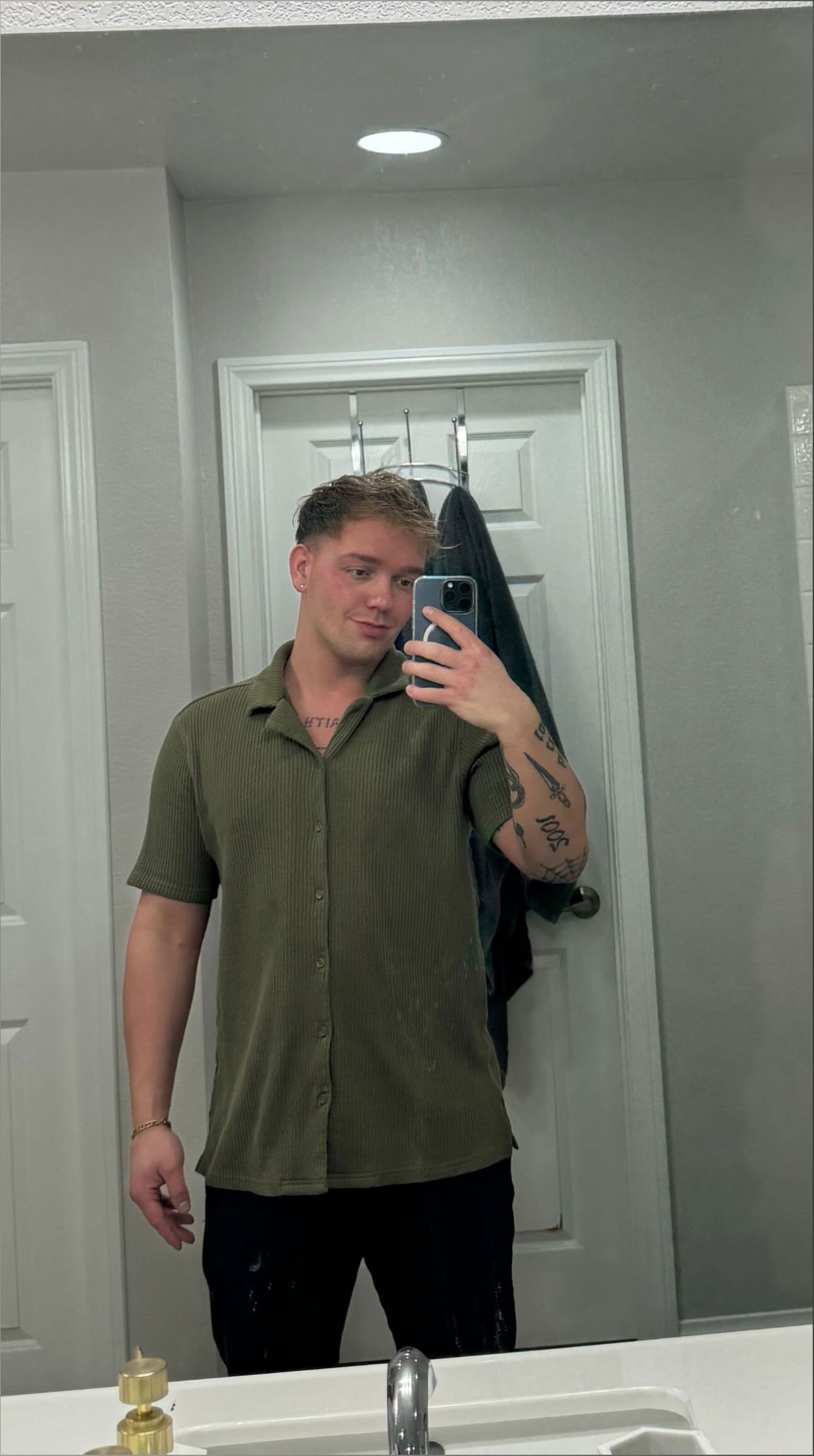 Joshua Lewis 💦 Solo Page photo