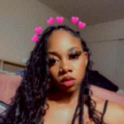 Lilbooty_ash - Female Model on OnlyFans