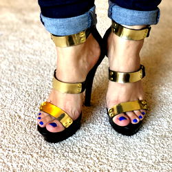 Amelia Bellucci in Gold Sandal High Heels