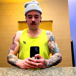 OnlyFans Model Tan in Gym