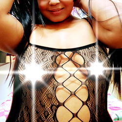 Seifi's OnlyFans Revelation in a Sparkling Photoshoot