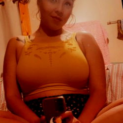 Tennessee Model Manda Jade: Onlyfans Photos, Age, Gender