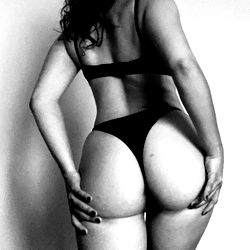 VanAssya in OnlyFans Photoshoot