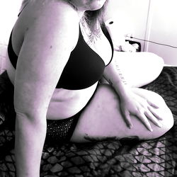 Model Photo with OnlyFans Model Name and Location Information