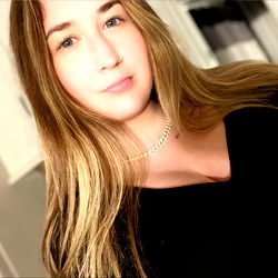 OnlyFans Model Baddd Baby Poses for Profile Picture