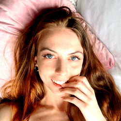 Sweet Bee 🐝👑 (Free Forever) photo