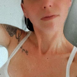 Kaleesi_QC: A Moment of Relaxation in the Tub