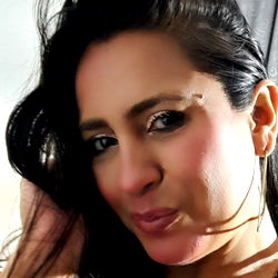 Sultry Andrego777 Model Pose