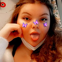 Auntie Kuddy, A Czech Republic-Based Model