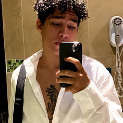 Stylish Selfie of Christopher Peña