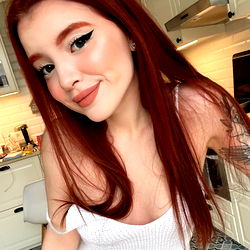 JaneDaniellsFree - Glamour Model and Social Media Influencer