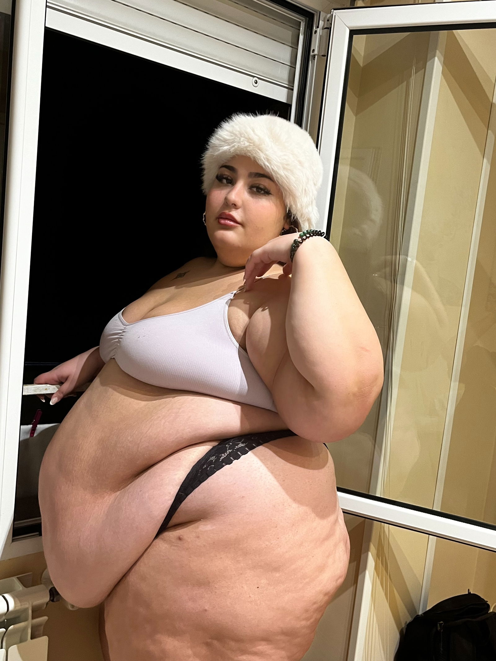 @fatvenusbelly photo