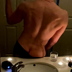 OnlyFans Model Showcases Rear View for Fitness