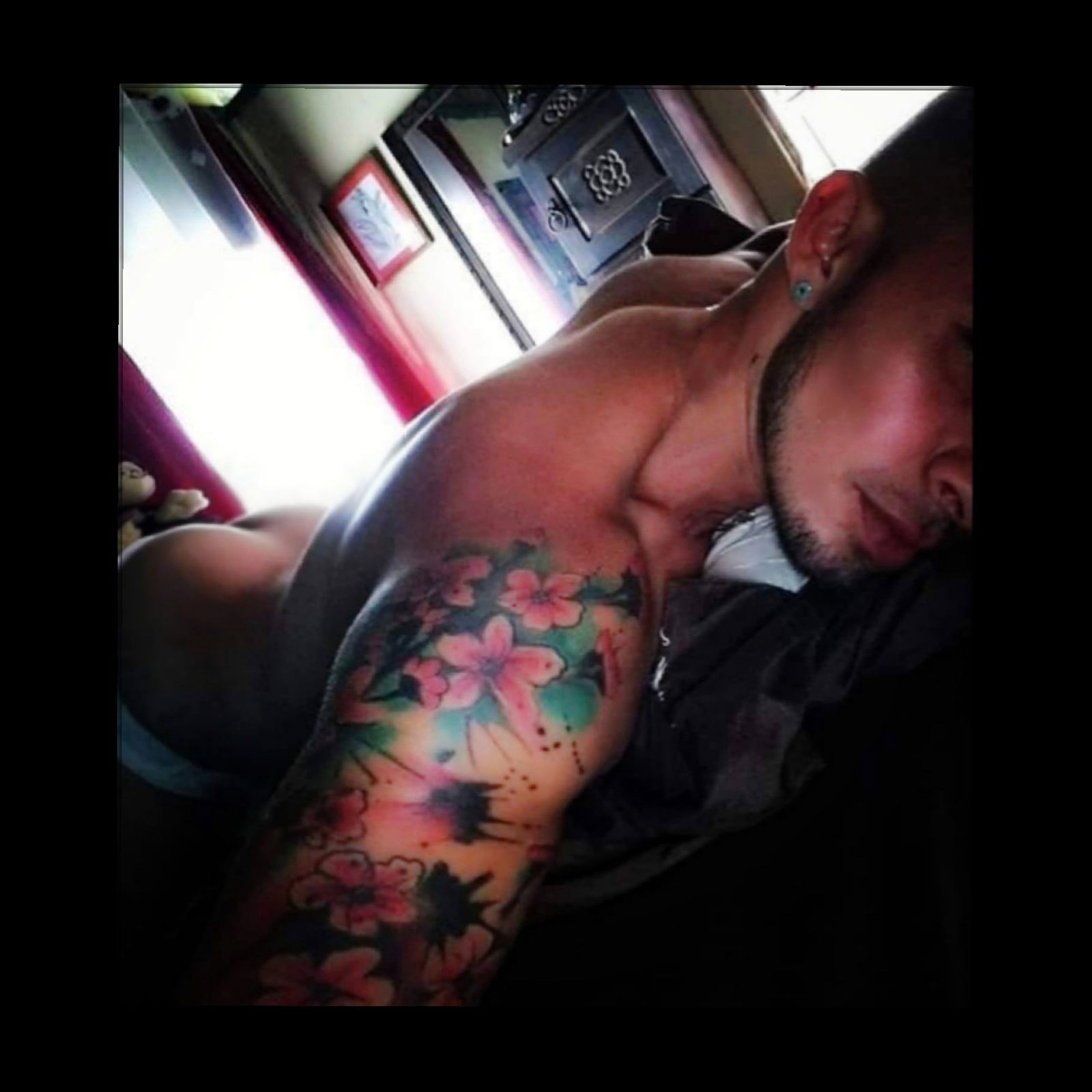 Adam Hernandez photo