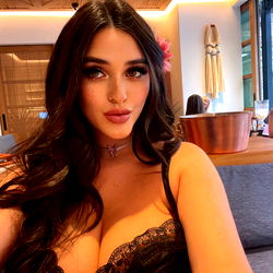 OnlyFans Model Angelique Gunn Smiling for Selfie