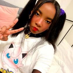 NaNa Pinku: A Stylish Mars 🛸 Model