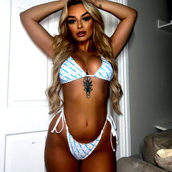 YOUR GIRLFRIEND XOX photo