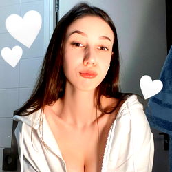 Alice Boo Model Photo - 30 Year Old Female