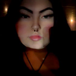 Caught in the act, Onlyfans model Killa showcases her style in a car selfie