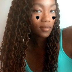 Shayy: A Model with a Distinct Style