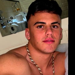 OnlyFans Model BIG AB👑, From: 3km Away From You...