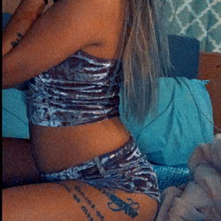 OnlyFans Model Sapphires World in Swimsuit