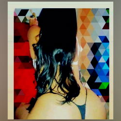 Intimate Photography of QUEEN HOT