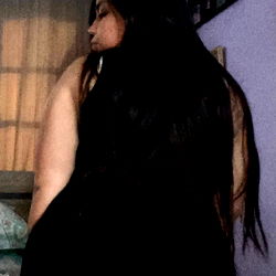 Sexy Model Travessa Teases Her Audience with Sultry Dance