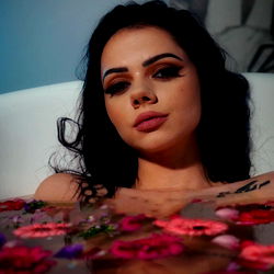 E Z Z Y ♡︎ photo