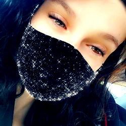 Model Crystal's Car-Selfie