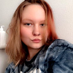 Ella 💋, from Oregon