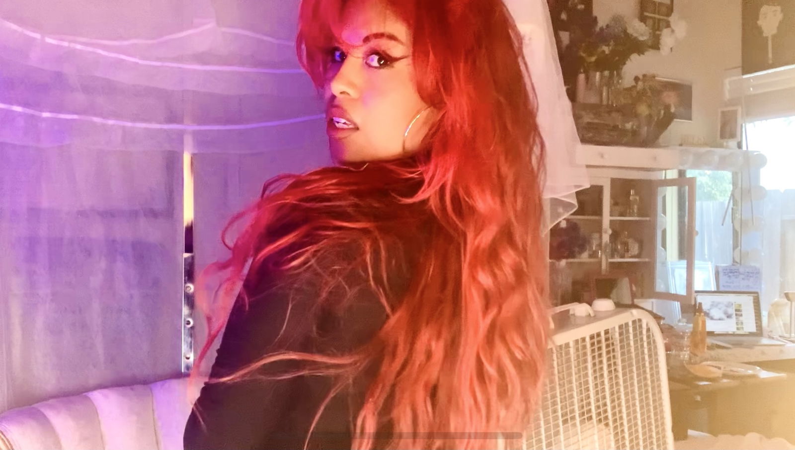 MISS HOLLI WOULD photo