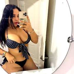 Alejandra Gonzalez's OnlyFans Model Photoshoot: Full-Body and Erotic