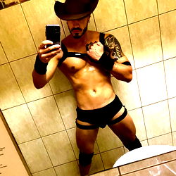 Fitness Model AnuBixer in Action