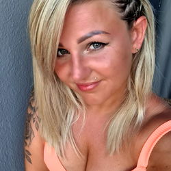 Annesia, 26, Female, Inkling, Selfie