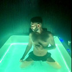 Vigo_le: A Model's Relaxing Spa Experience